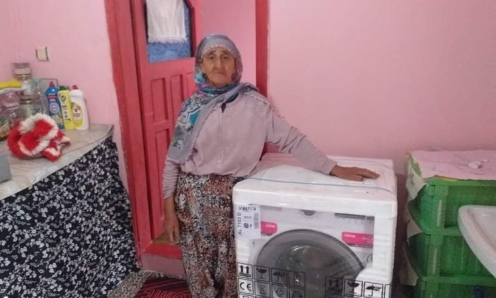 Şenkaya’da ihtiyaç sahibi ailelere destek