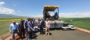 Milletvekili Arslan, köy yolunda incelemede bulundu 2 AW648906 01