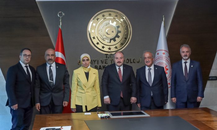 Rektör Çomaklı, Bakan Varank ile bir araya geldi