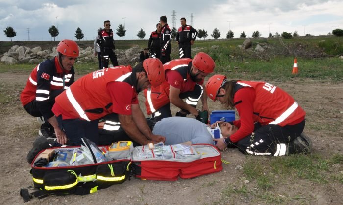 Kars’ta 6 ilin katıldığı deprem tatbikatı gerçeği aratmadı