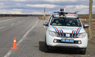 Kars’ta yerli mobil hız tespit sistemiyle jandarma uygulama yapıyor