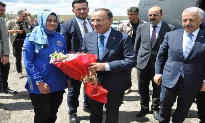 Bakan Bozdağ Kars’tan Duyurdu: