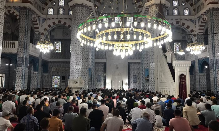 İlk Kurban Bayramı namazı Iğdır’da kılındı