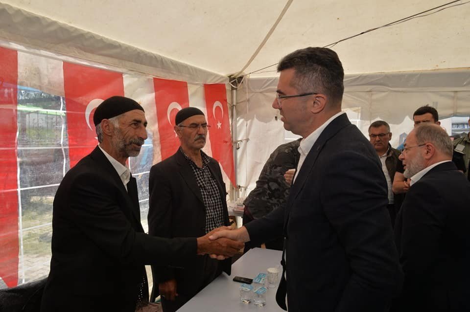 Şehit ailesine taziye ziyareti 2 AW666669 02