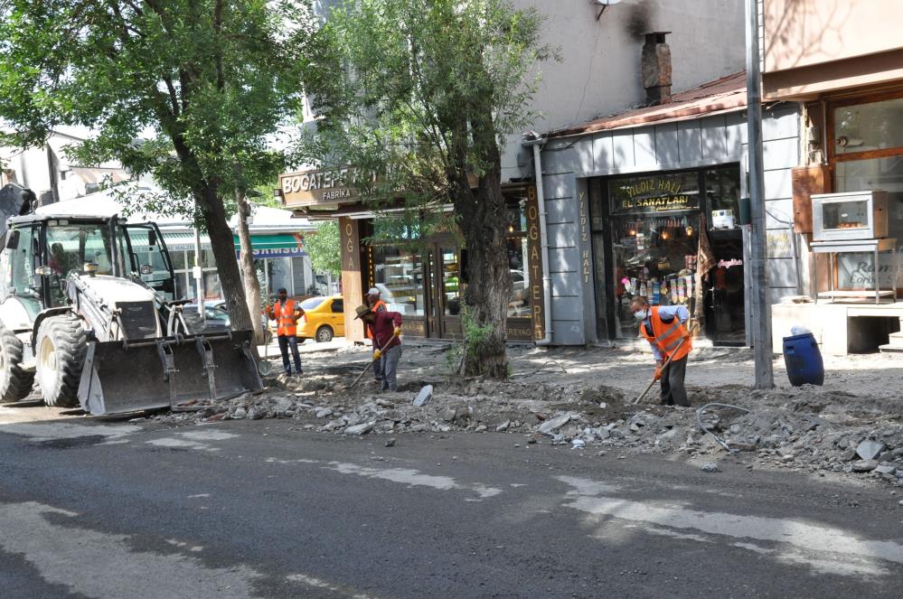 Belediye alt yapı ve üst yapı çalışmalarına hız verdi 2 AW671045 03