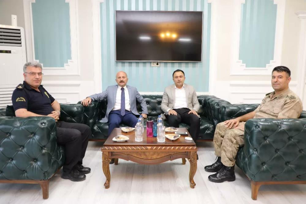 Ağrı Valisi Varol, Patnos ilçesini ziyaret etti 1 AW678365 04