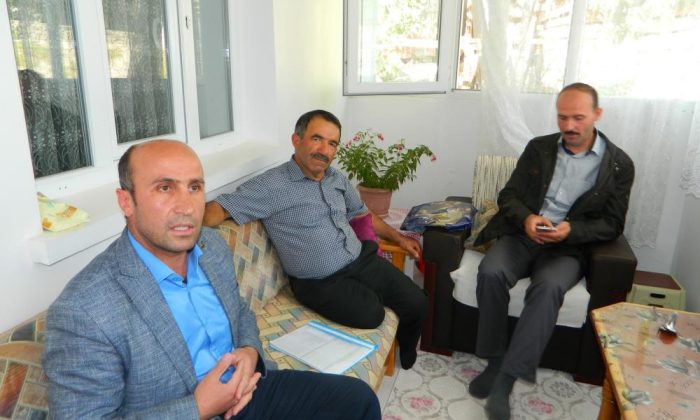 Öğrenci bulmak için köyleri geziyorlar