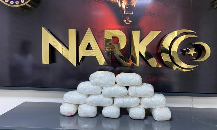 Ağrı’da 14 kilo 242 gram toz metamfetamin ele geçirildi