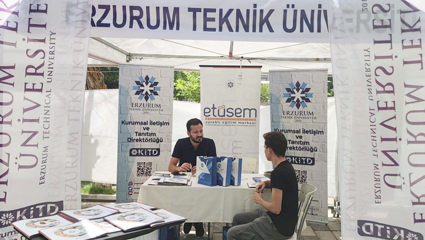 ETÜ tercih günlerinde adaylarla buluşmaya devam ediyor 4 AW683518 05