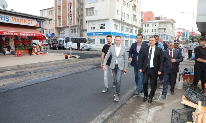 yol çalışmalarını yerinde gördü
