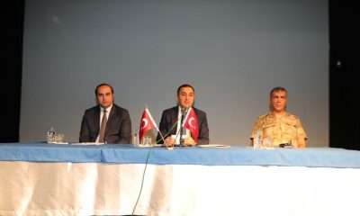 Kars Valisi Öksüz, muhtarlarla buluştu
