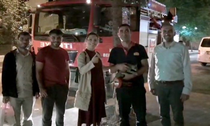 Kars’ta itfaiyeden kedi kurtarma operasyonu