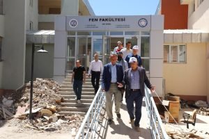 Eskiyen alt yapı hatları modernize ediliyor 1 AW696664 07