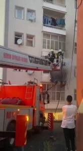 Mahallede yangın paniği 2 AW699120 02
