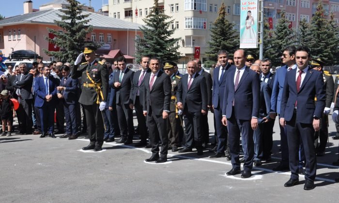 Kars’ta 30 Ağustos Zafer Bayramı törenle kutlandı