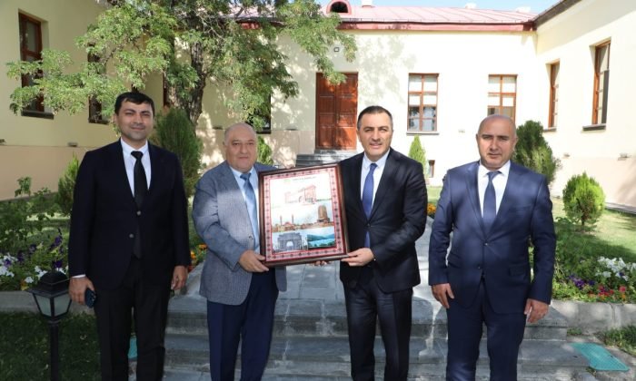 Azerbaycan heyetinden Vali Öksüz’e ziyaret