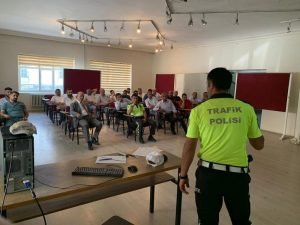 Kars’ta okul servisi şoförleri bilgilendirildi 1 AW706530 01
