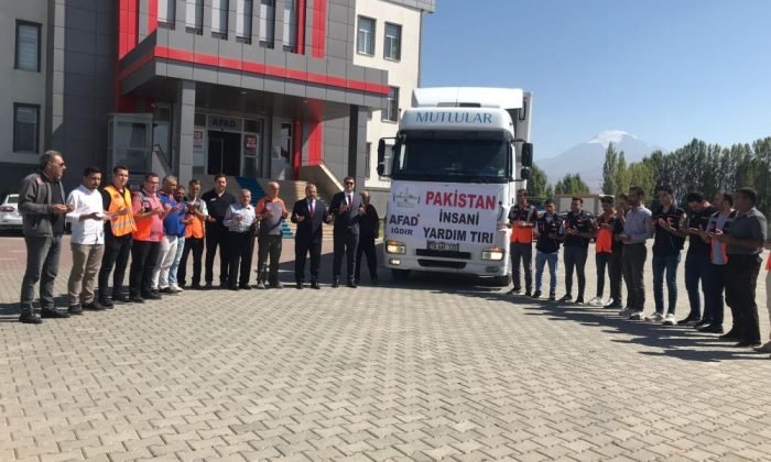 Iğdır’dan Pakistan’daki sel bölgesine yardım tırı gönderildi