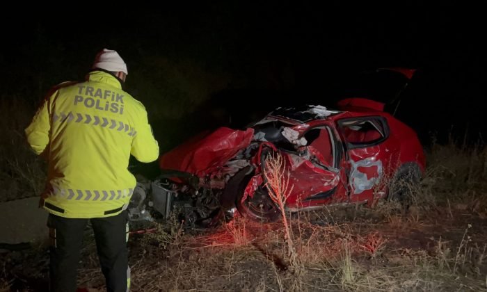 Kars’ta tırla otomobil çarpıştı: 4 ölü