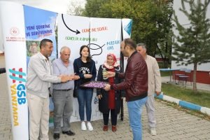 Ağrı’da öğrenciler ikramlarla karşılandı 1 AW722504 01