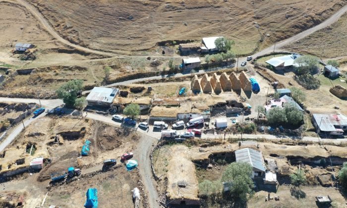 Göle depremi sonra yıkımın en fazla yaşandığı Çullu köyü drone ile görüntülendi