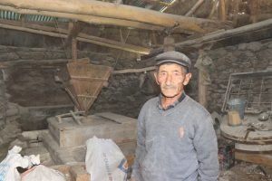300 yıllık su değirmeni un öğütmeye devam ediyor 3 AW723666 04