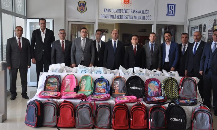 Kars’ta mahkumların el emeği eserleri sergilendi