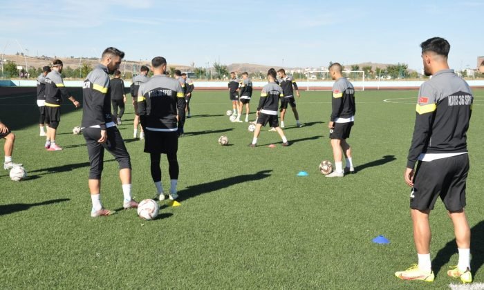 Kars 36 Spor Bayburt maçı hazırlıklarını sürdürüyor