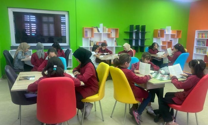 Ağrı’da öğrenciler kitaplarla hayatlarına ışık tutuyor