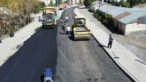 Kars’ta mahalleler asfalt yollara kavuştu 1 AW726081 02