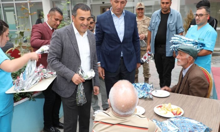 Vali Öksüz’den huzurevine anlamlı ziyaret