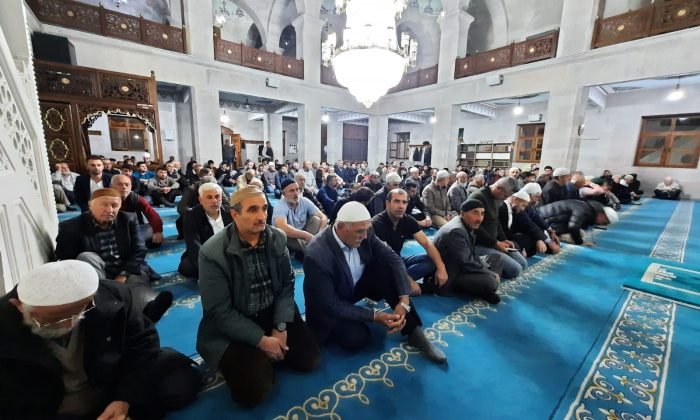 Kars’ta Mevlit Kandil’inde Camiler Doldu