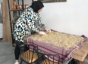 Kadınlar yazın üretip sonbahar ve kış aylarında satıyorlar 1 AW731049 01