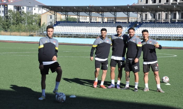 Kars 36 Spor Sebat Gençlik Spor karşılaşması hazırlıklarını sürdürüyor
