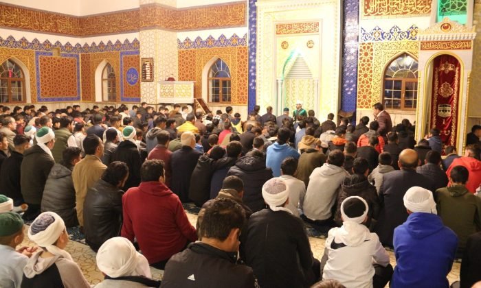 İl Müftüsü Büyük, gençlerle sabah namazında buluştu