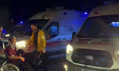 Kars’ta midibüs ile tır çarpıştı: 14 yaralı