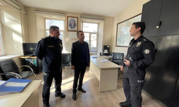 Kaymakam Daştan, polis merkezinde incelemelerde bulundu
