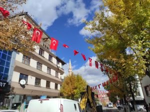 Kars’ta Cadde ve Sokaklar Bayraklarla Donatıldı | Kars Haber 3 AW746547 03