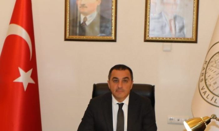 Kars Valisi Muhtarların Sorunlarını Dinliyor