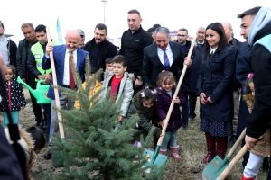 Çıldır'da fidan dikimi gerçekleştirildi 1 AW757366 03 1
