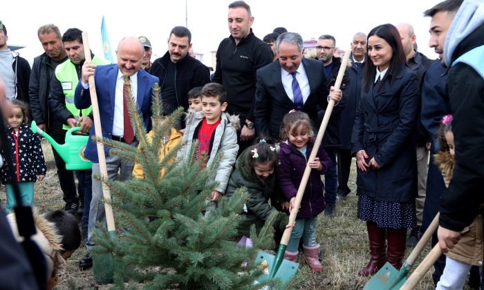 Çıldır’da fidan dikimi gerçekleştirildi
