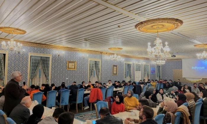 Erzurum’da “İlk oyum Erdoğan’a, ilk oyum AK Parti’ye gençlik buluşması”