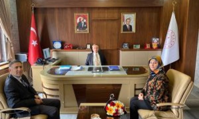 Ağrı’da Gülsün Karslı Yılın Öğretmeni Seçildi