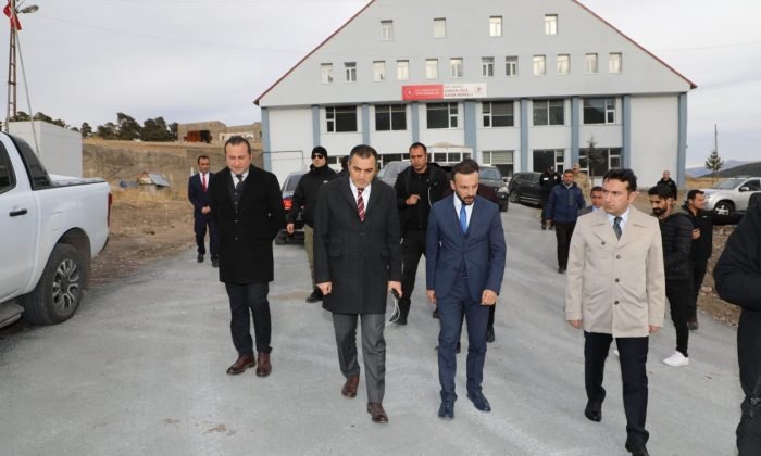 Vali Öksüz, Sarıkamış’ta yatırımları yerinde gördü