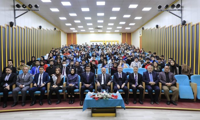 Ağrı’da Hayrettin Atmaca Anadolu Lisesi şiir dinletisi