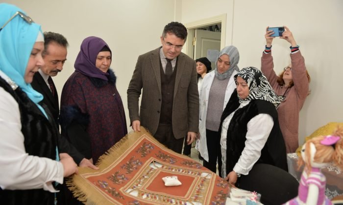 Vali Okay Memiş, Palandöken İnovasyon Kadın Girişimciler ve İşletme Kooperatifi’ni ziyaret etti
