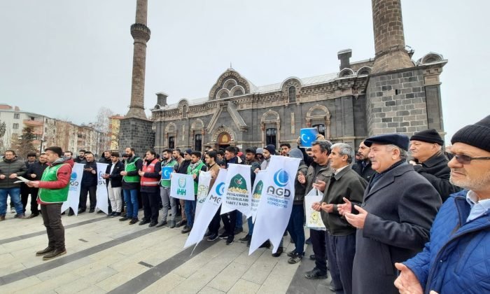 Çin’in Doğu Türkistan’daki zulmü Kars’ta protesto edildi