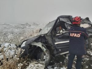 Kars’ta trafik kazası: 3 yaralı 3 AW779645 01