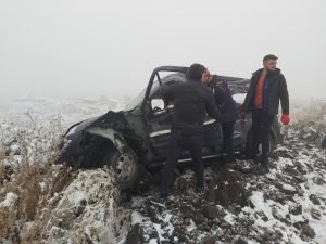 Kars’ta trafik kazası: 3 yaralı 2 AW779645 02