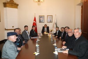 Kars Valisi Öksüz, Muhtarlarla Buluştu 1 AW779948 01